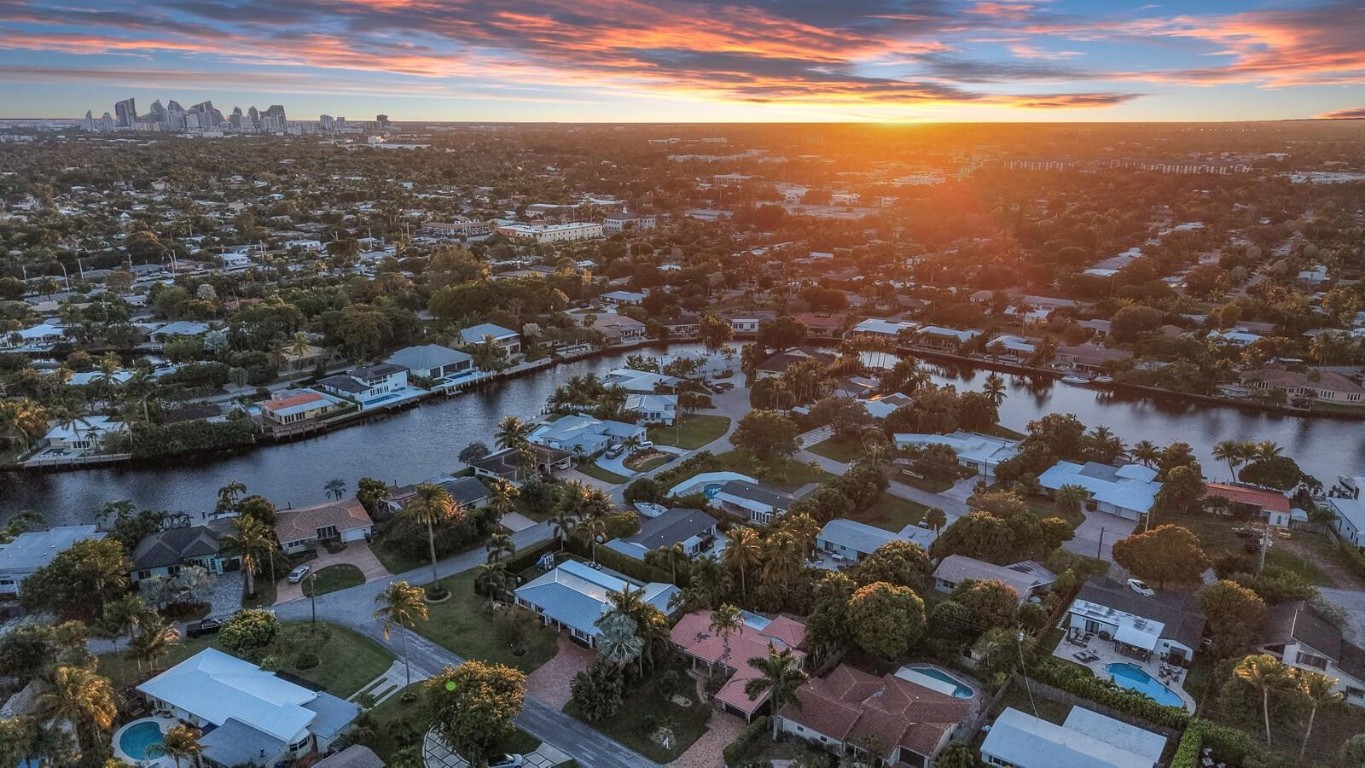 CORAL SHORES - Residential