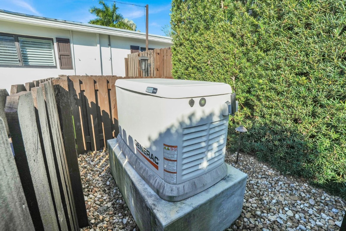 CORAL SHORES - Residential