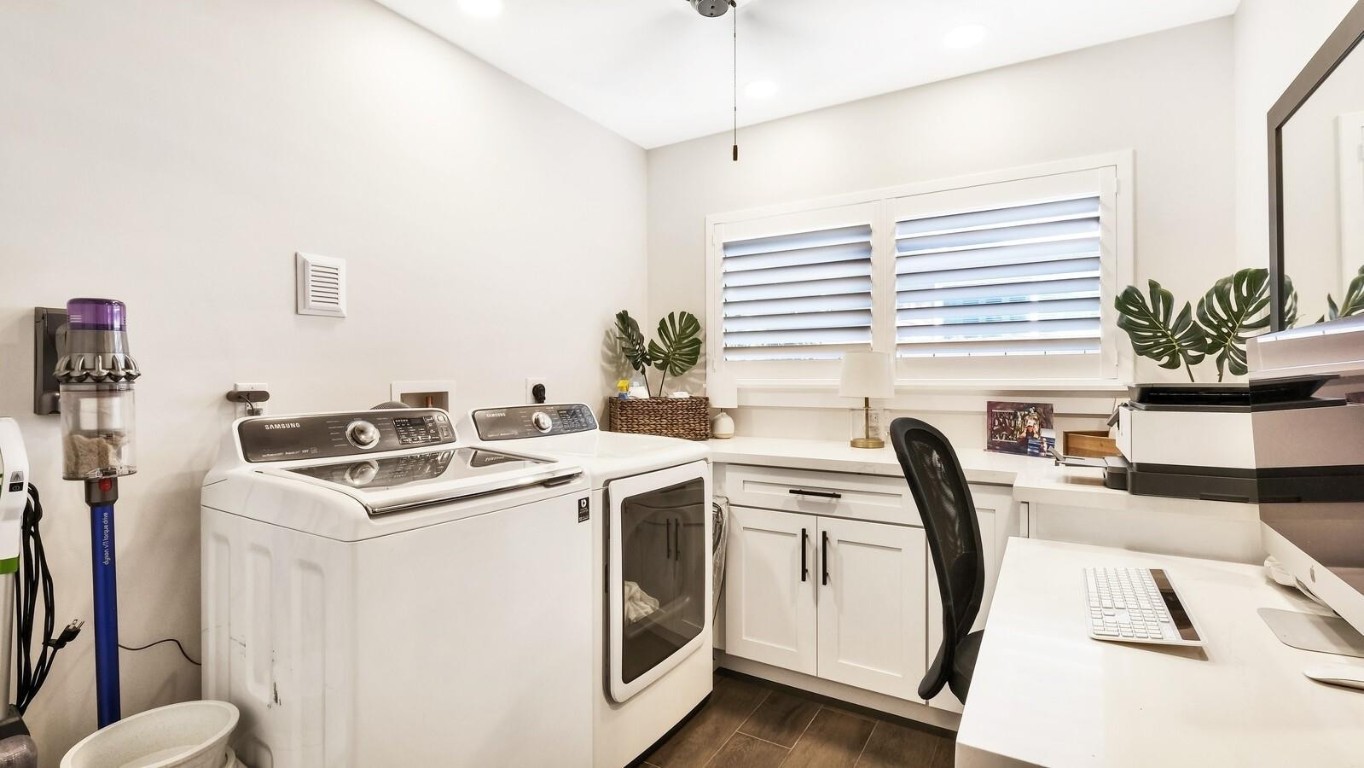 CORAL SHORES - Residential