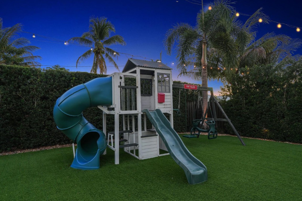 CORAL SHORES - Residential