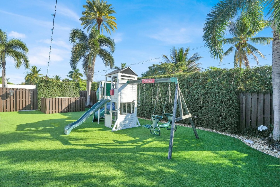 CORAL SHORES - Residential