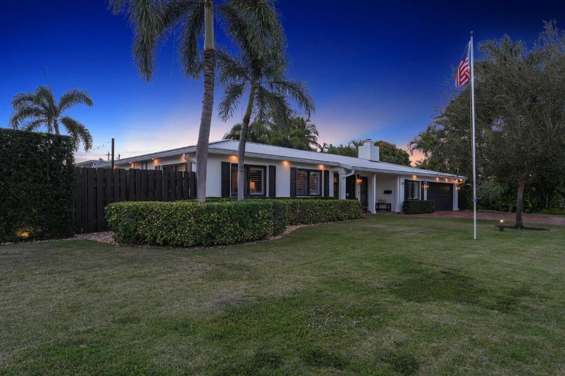 CORAL SHORES - Residential