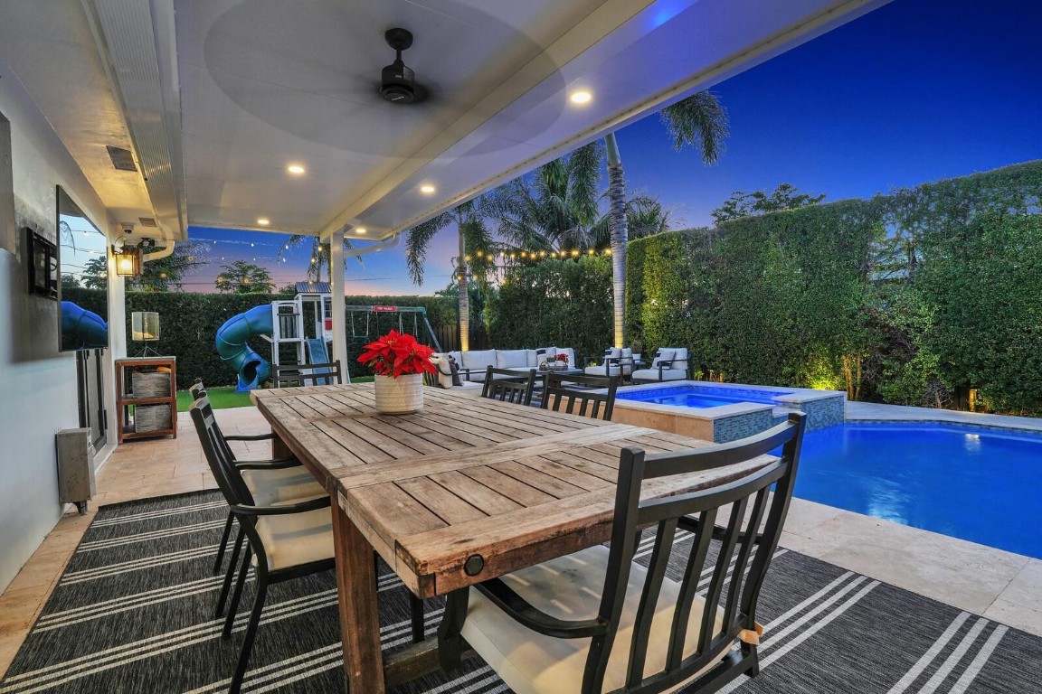 CORAL SHORES - Residential