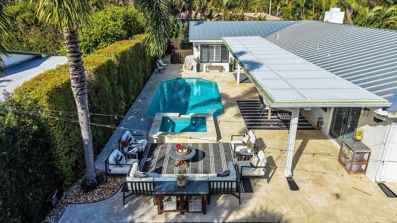 CORAL SHORES - Residential