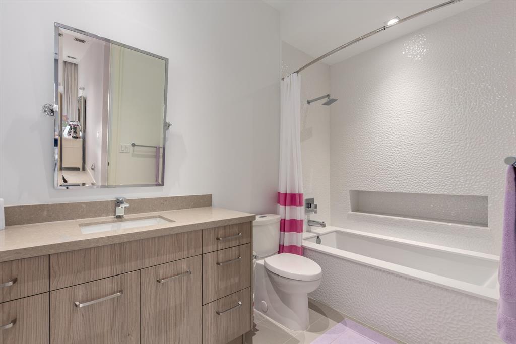 HARBOR PLACE - Residential