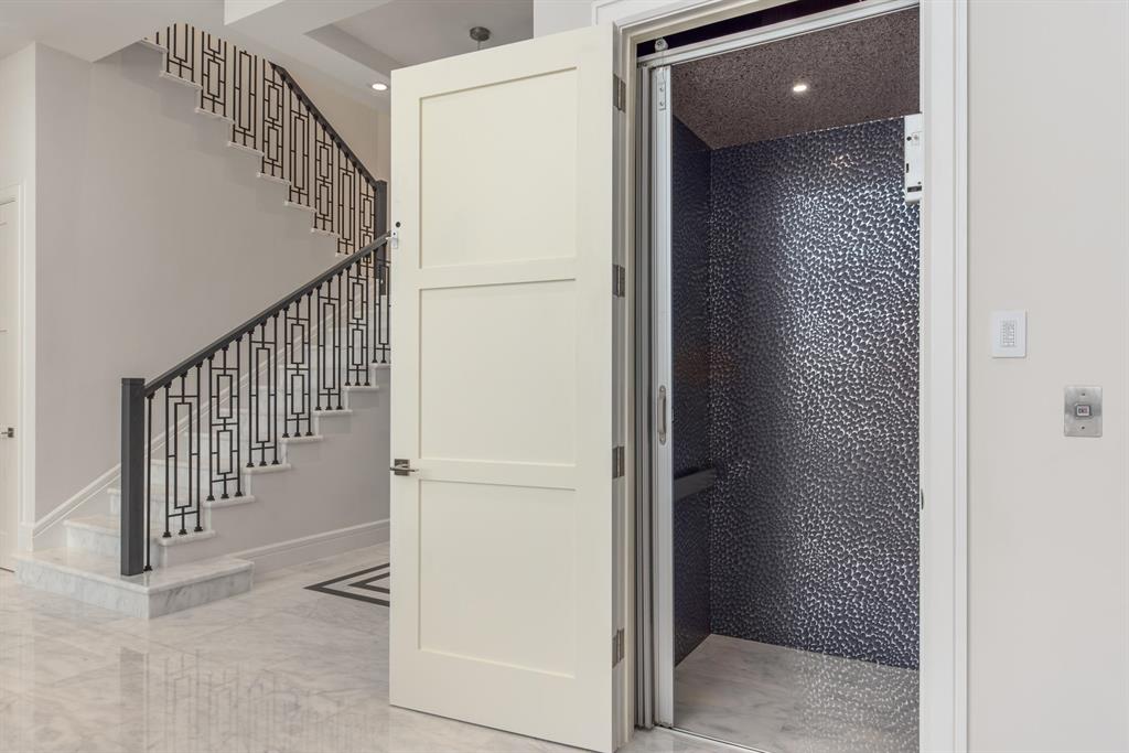 HARBOR PLACE - Residential