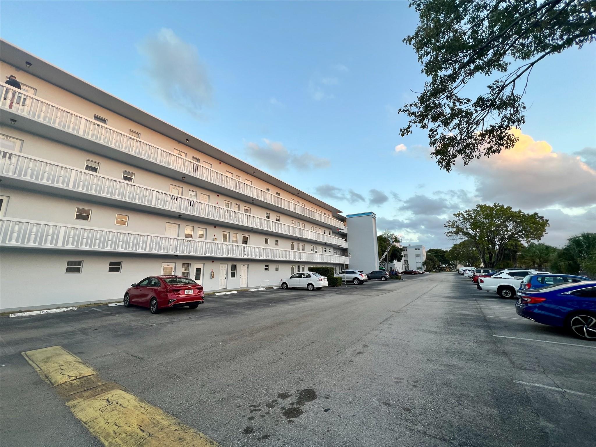 Beautiful extra comfortable 1/1 condo in amazing Dania Beach location!! Close by to: Beach, restaurants, supermarkets, Hollywood/Fort Lauderdale airport, and major highways!! Lovely community pool area!! All tile floors, nice Florida room, great size & layout. Park, right in front of your door! (It's a 55+ community) (700 credit score is required).
