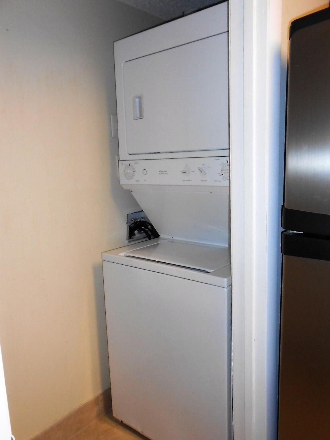 SUMMERBREEZE CONDO - Residential Lease