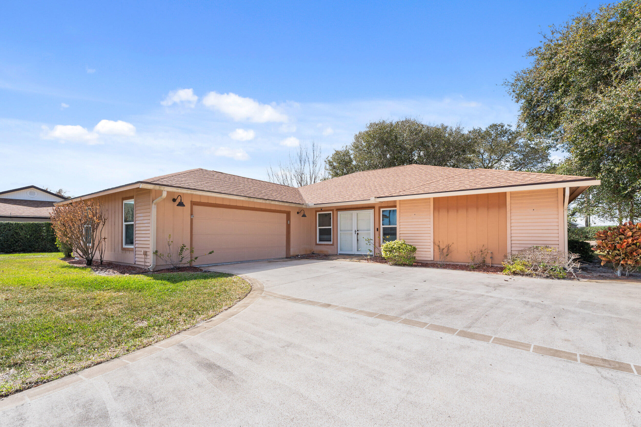 6581 SE Nantucket Court