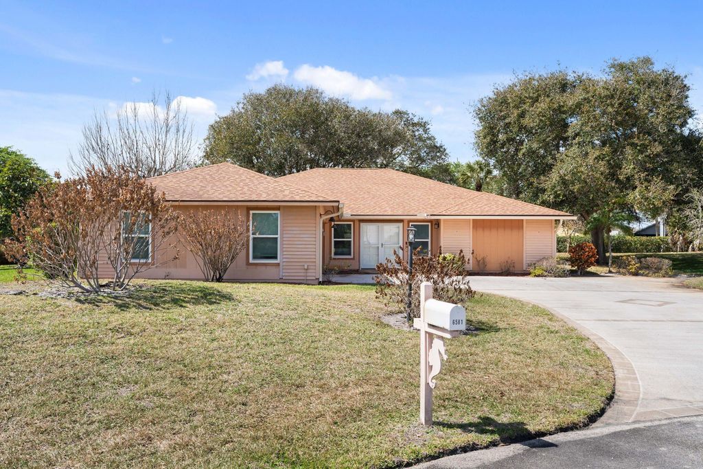 Photo of 6581 SE Nantucket Court, Hobe Sound, FL 33455 (MLS # R11169302)