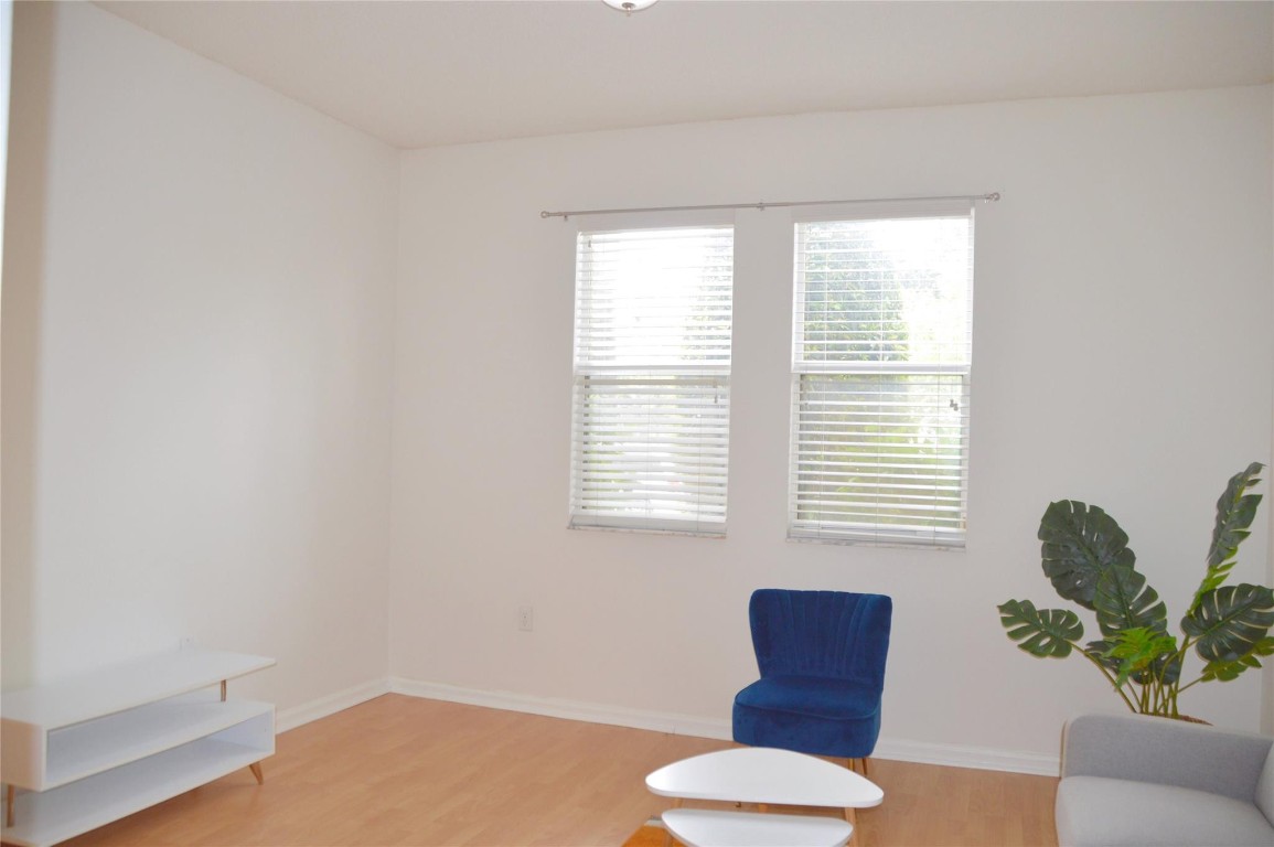 533 NE 3rd Avenue 141