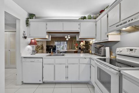 Tiny photo for 3593 Crab Apple Trail #B, Lake Worth, FL 33467 (MLS # R11163433)