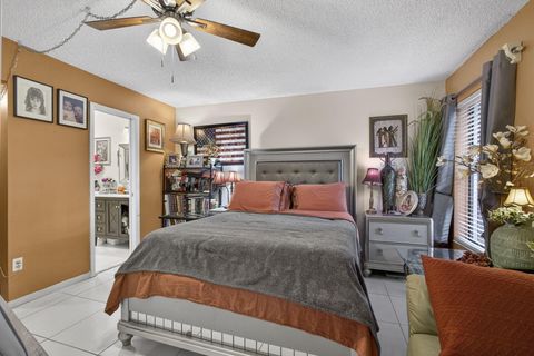 Tiny photo for 3593 Crab Apple Trail #B, Lake Worth, FL 33467 (MLS # R11163433)