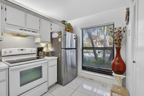 Tiny photo for 3593 Crab Apple Trail #B, Lake Worth, FL 33467 (MLS # R11163433)
