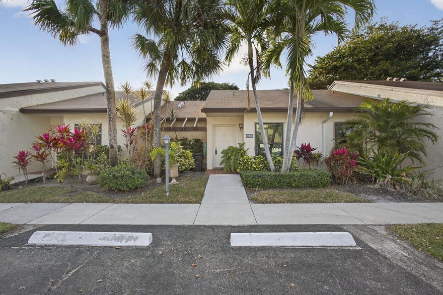 Lovely 1-Bedroom, 1.5-Bath Villa in 55+ Willow Bend!
Single-story villa with in-home washer/dryer, updated bathrooms, new fridge, and fresh paint. Partial impact windows and rolling patio shutters offer security and peace of mind. Enjoy two parking spaces out front, fully titled living space, and a roof replaced in 2022. Part of a serene 55+ no-pet community, this villa is move-in ready and perfect for easy, comfortable living.