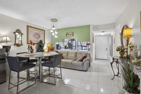 Tiny photo for 3593 Crab Apple Trail #B, Lake Worth, FL 33467 (MLS # R11163433)