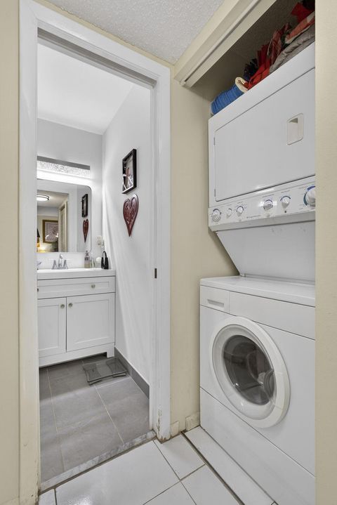 Tiny photo for 3593 Crab Apple Trail #B, Lake Worth, FL 33467 (MLS # R11163433)
