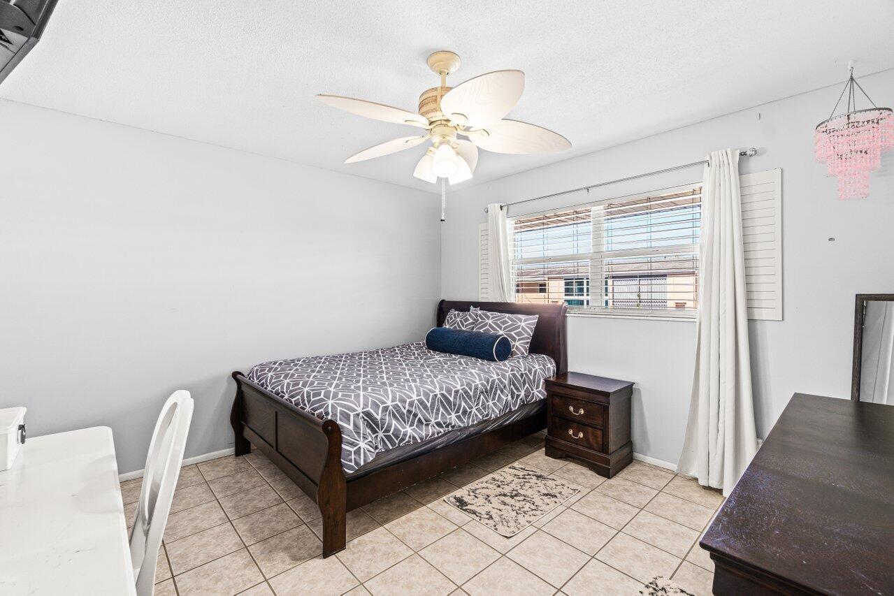 VILLAGE ROYALE CONDO 2 - Residential Lease