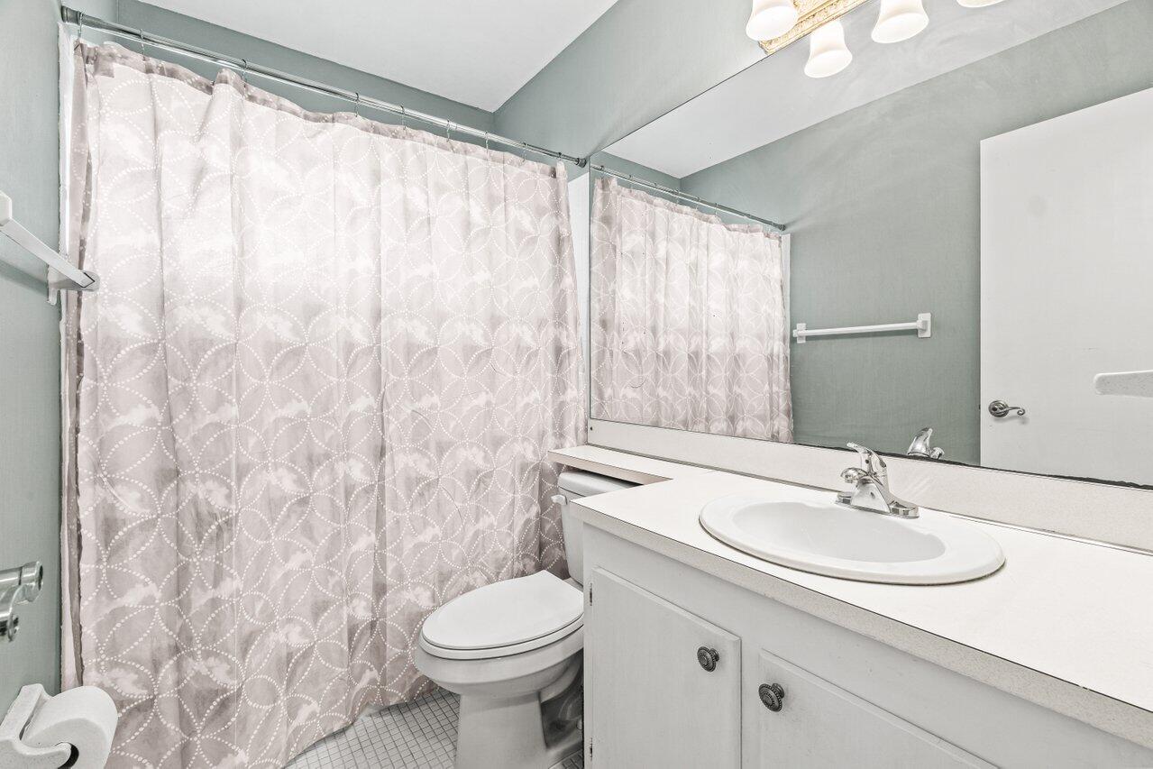 VILLAGE ROYALE CONDO 2 - Residential Lease