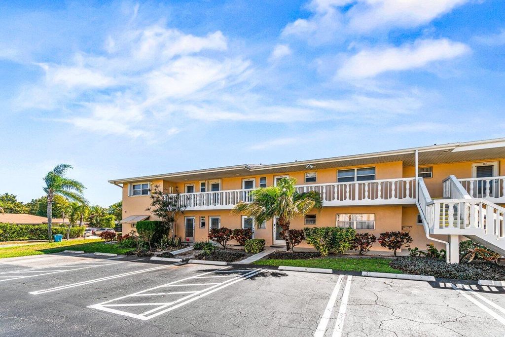 Photo of 2121 NE 1st Court #202, Boynton Beach, FL 33435 (MLS # R11167177)