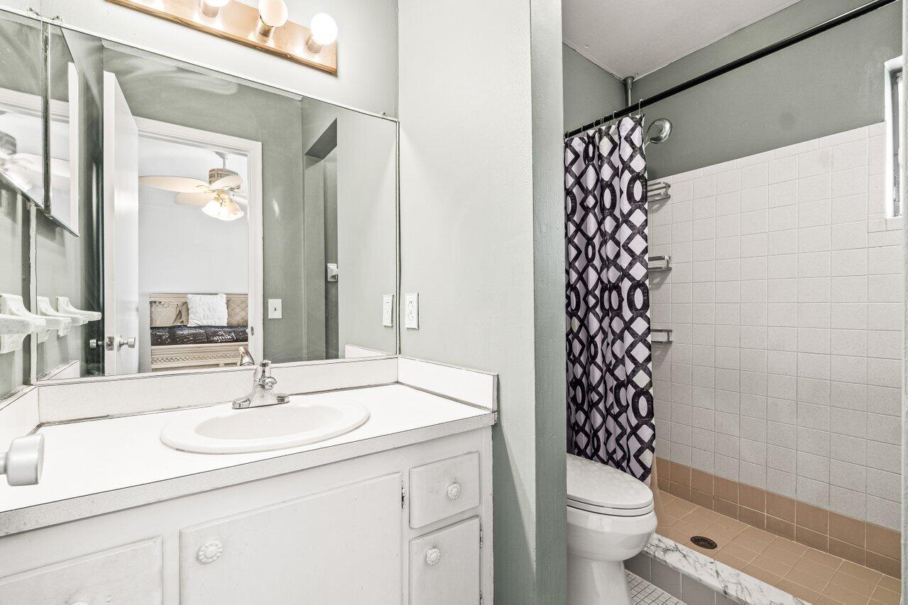 VILLAGE ROYALE CONDO 2 - Residential Lease