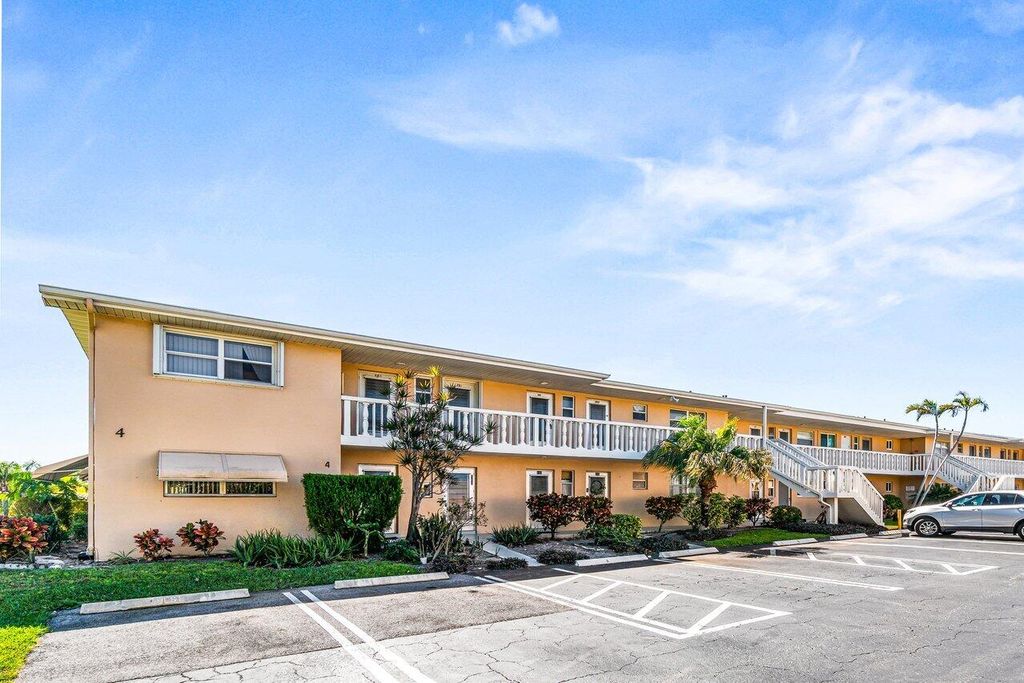 Photo of 2121 NE 1st Court #202, Boynton Beach, FL 33435 (MLS # R11167177)