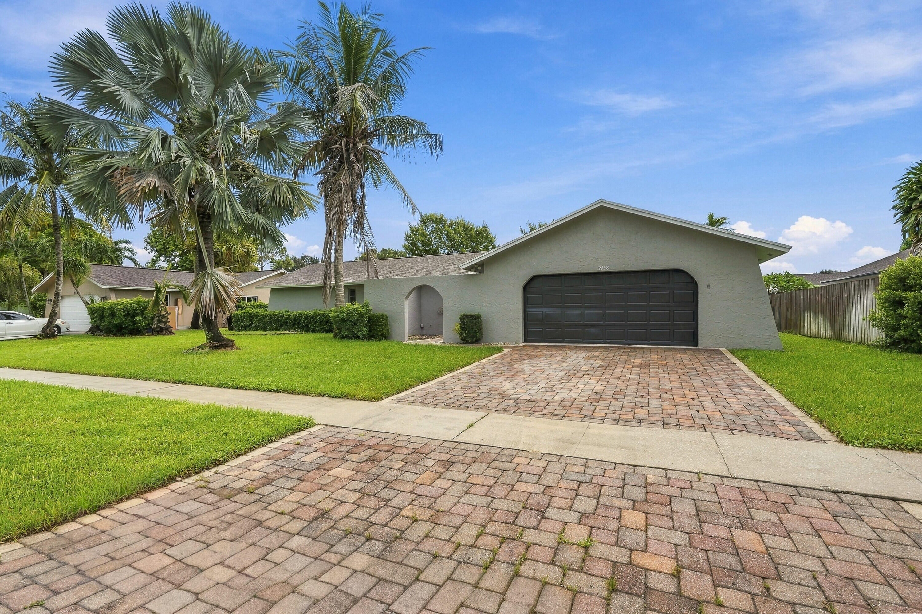 Properties 12758 Guilford Circle