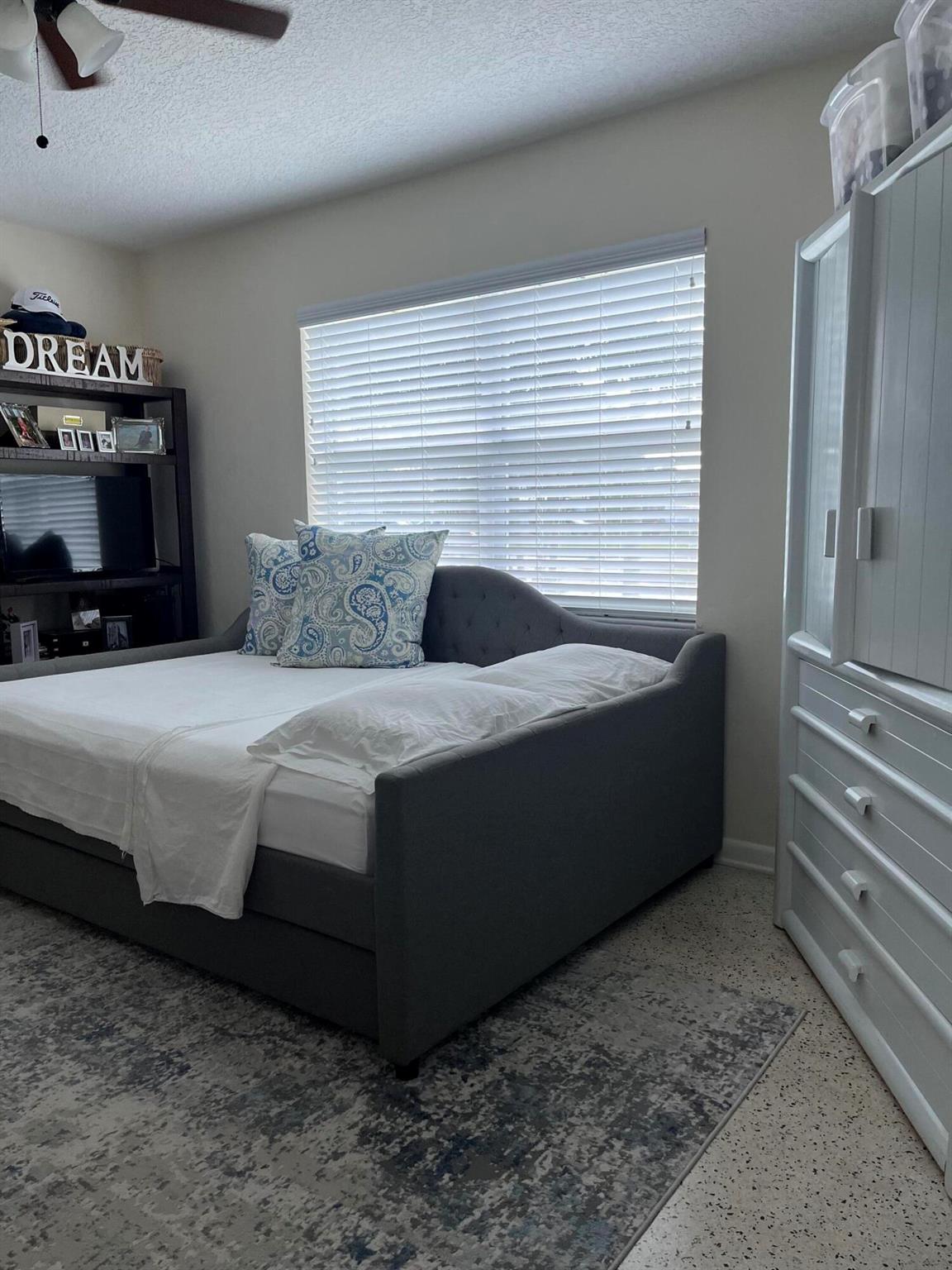 FLORAL PARK LANTANA - Residential