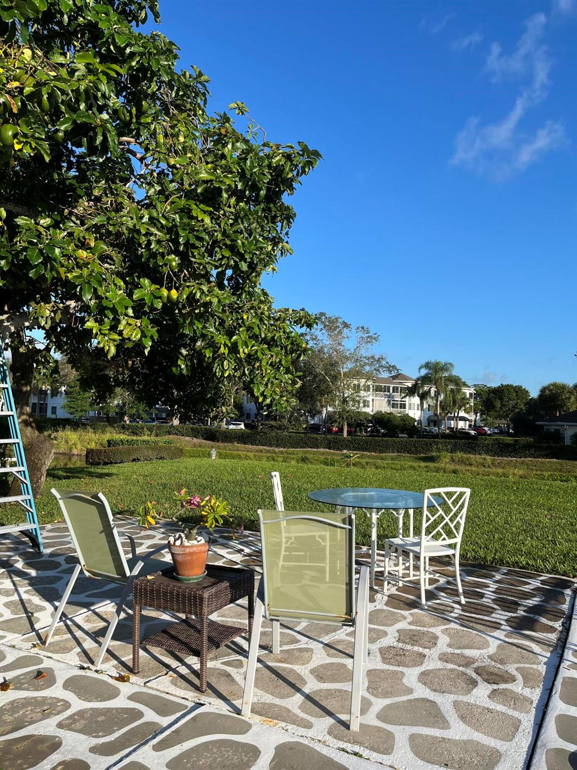 FLORAL PARK LANTANA - Residential