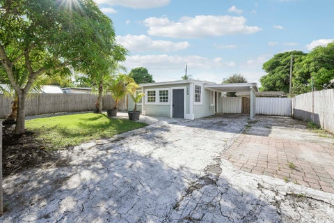 Tiny photo for 130 PLUM TREE Drive, Lake Worth, FL 33462 (MLS # B26084811)