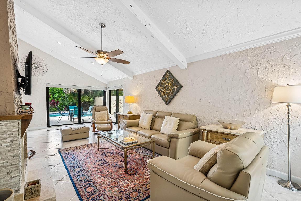 PATIOS DEL MAR - Residential