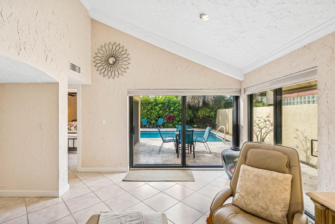 PATIOS DEL MAR - Residential