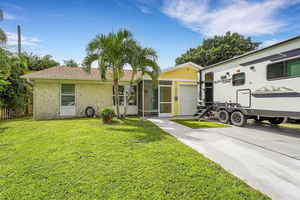 Photo of 3004 SE Bamboo Street, Stuart, FL 34997 (MLS # R11143569)