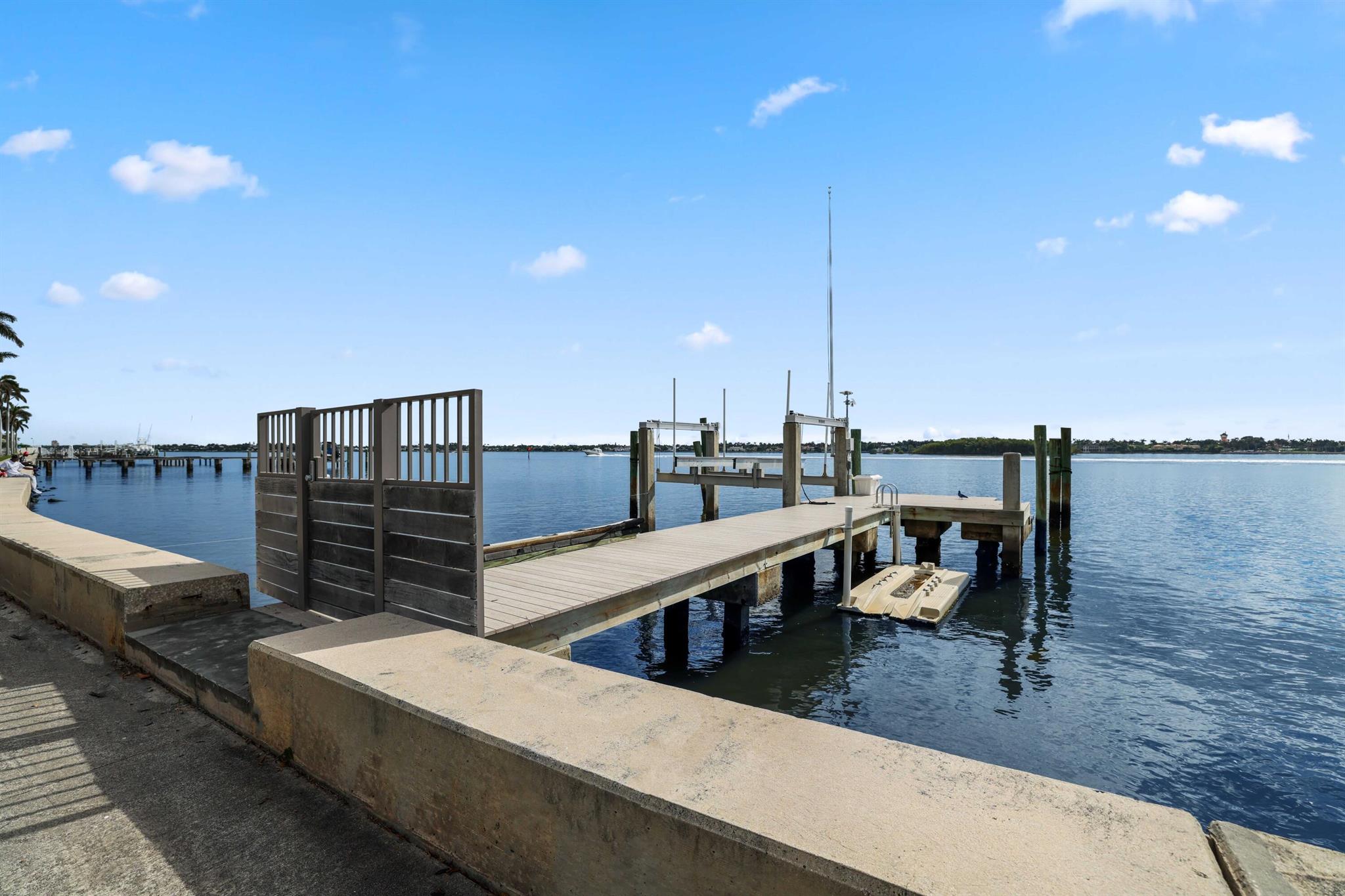 SOUTHLAND PARK - Land