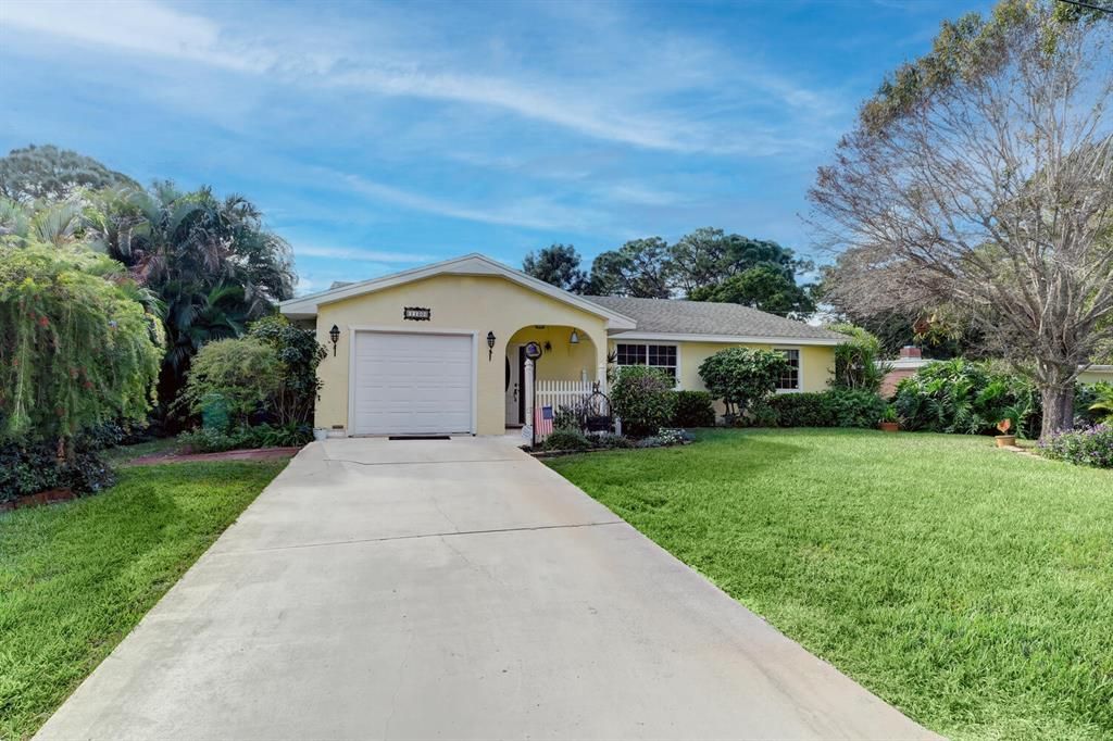 Photo of 1130 SE Proctor Lane, Port Saint Lucie, FL 34983 (MLS # R10765116)