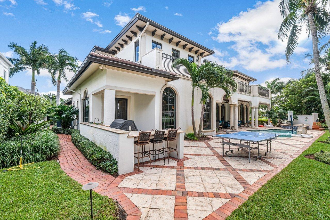 ROYAL PALM YACHT & COUNTRY CLUB - Residential