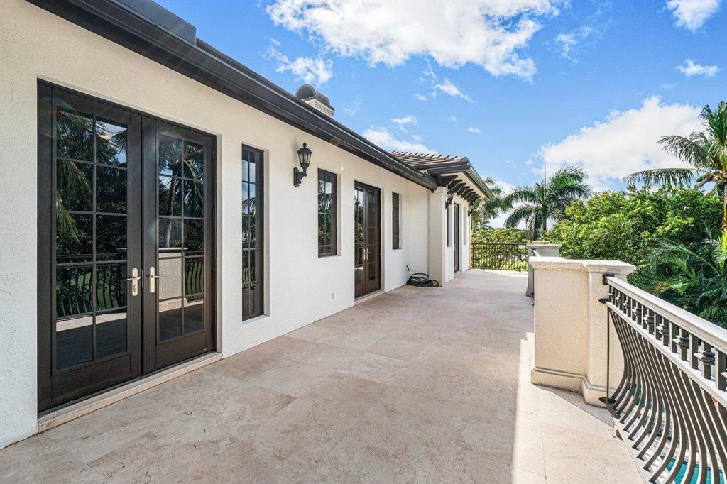 ROYAL PALM YACHT & COUNTRY CLUB - Residential