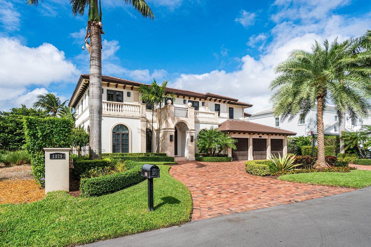 ROYAL PALM YACHT & COUNTRY CLUB - Residential