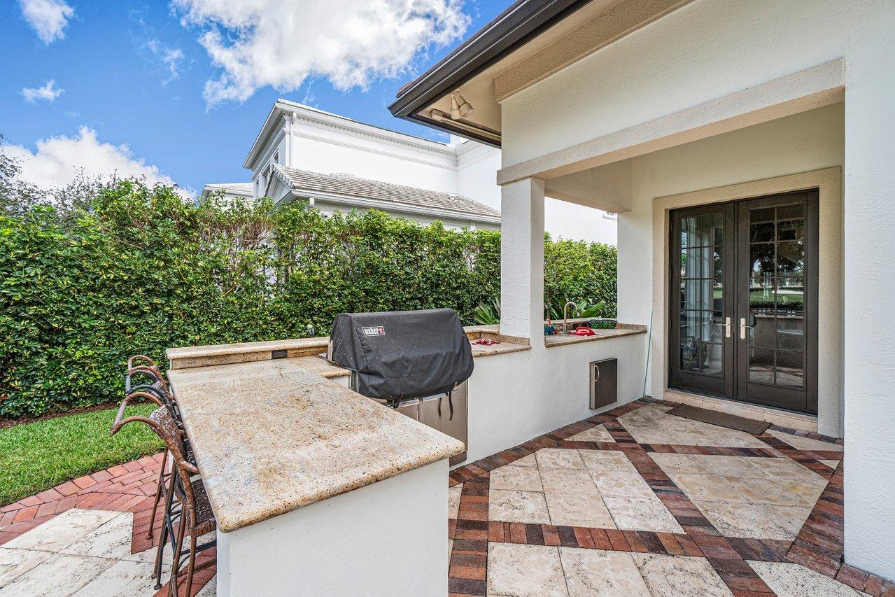 ROYAL PALM YACHT & COUNTRY CLUB - Residential