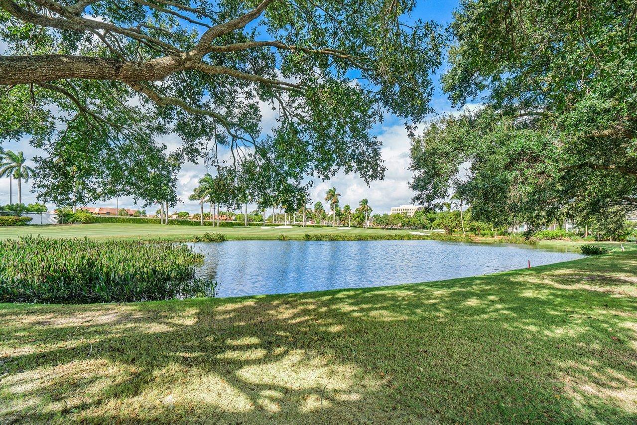 ROYAL PALM YACHT & COUNTRY CLUB - Residential