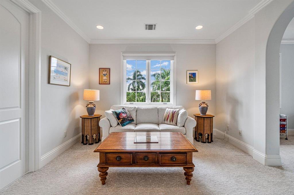 ROYAL PALM YACHT & COUNTRY CLUB - Residential