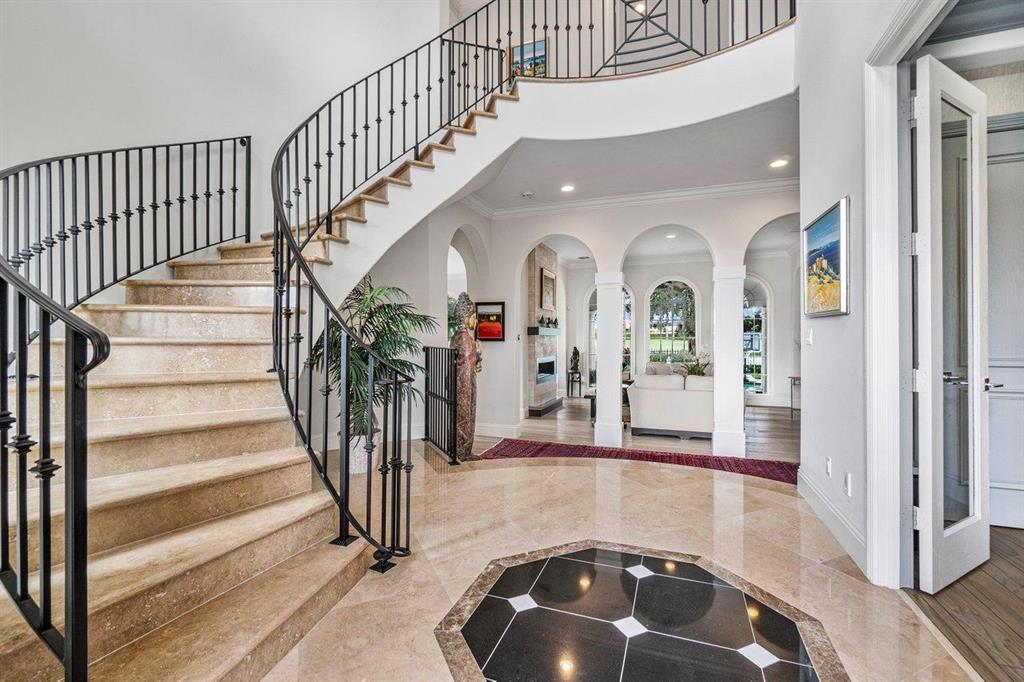 ROYAL PALM YACHT & COUNTRY CLUB - Residential