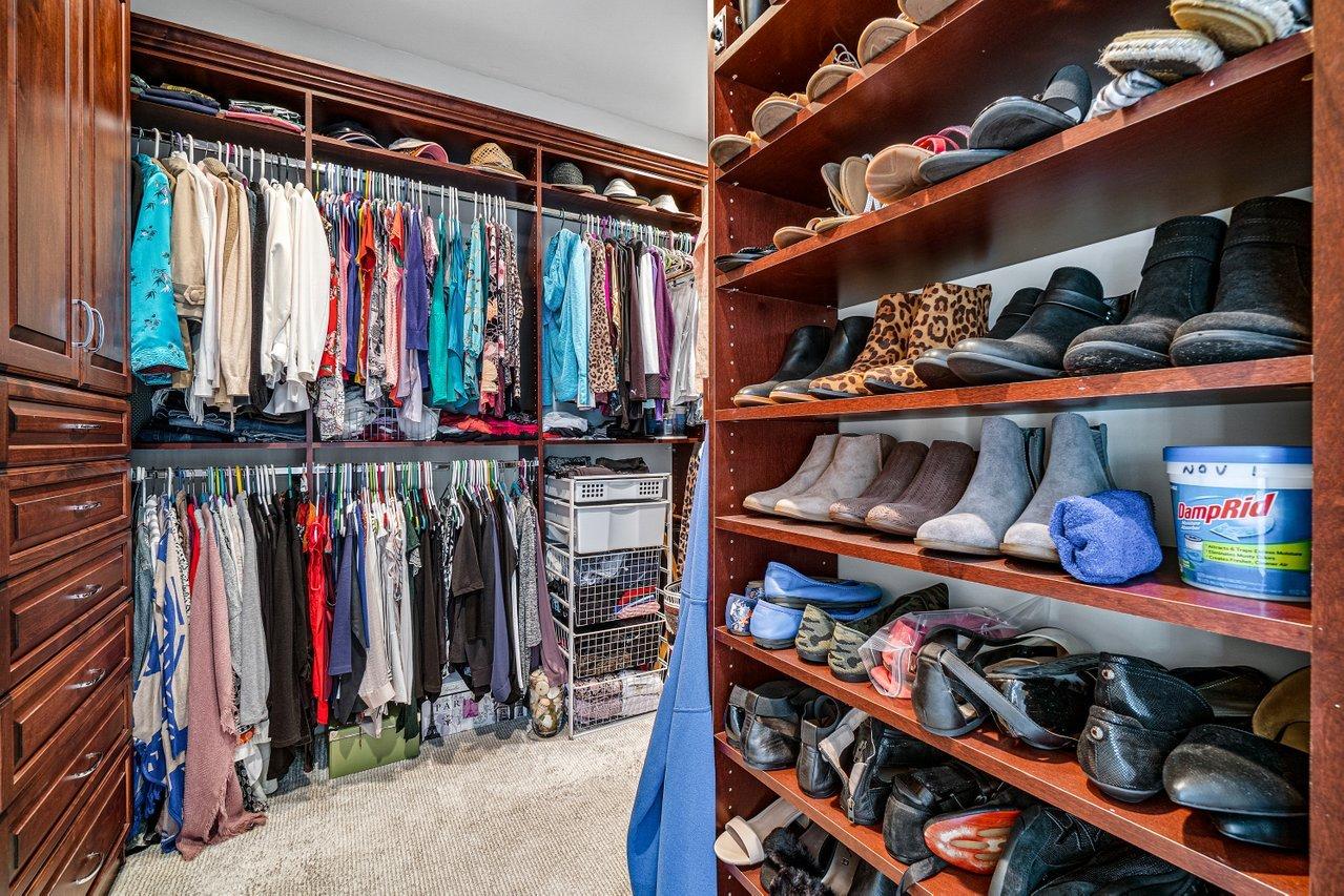 ROYAL PALM YACHT & COUNTRY CLUB - Residential