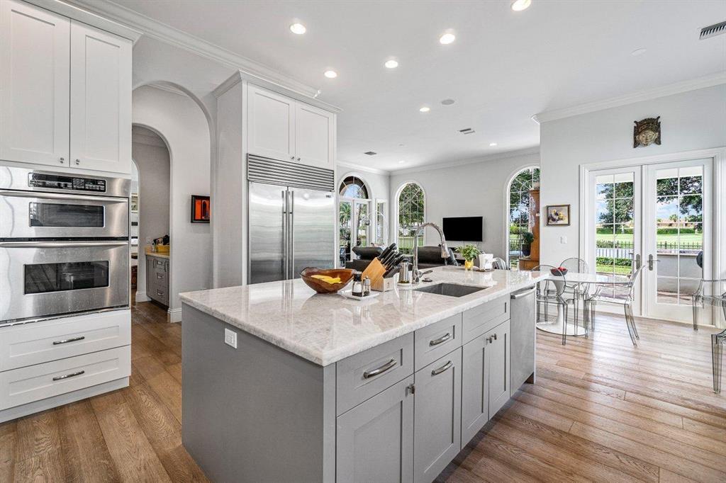 ROYAL PALM YACHT & COUNTRY CLUB - Residential