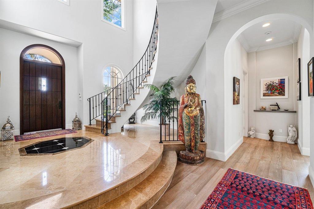 ROYAL PALM YACHT & COUNTRY CLUB - Residential