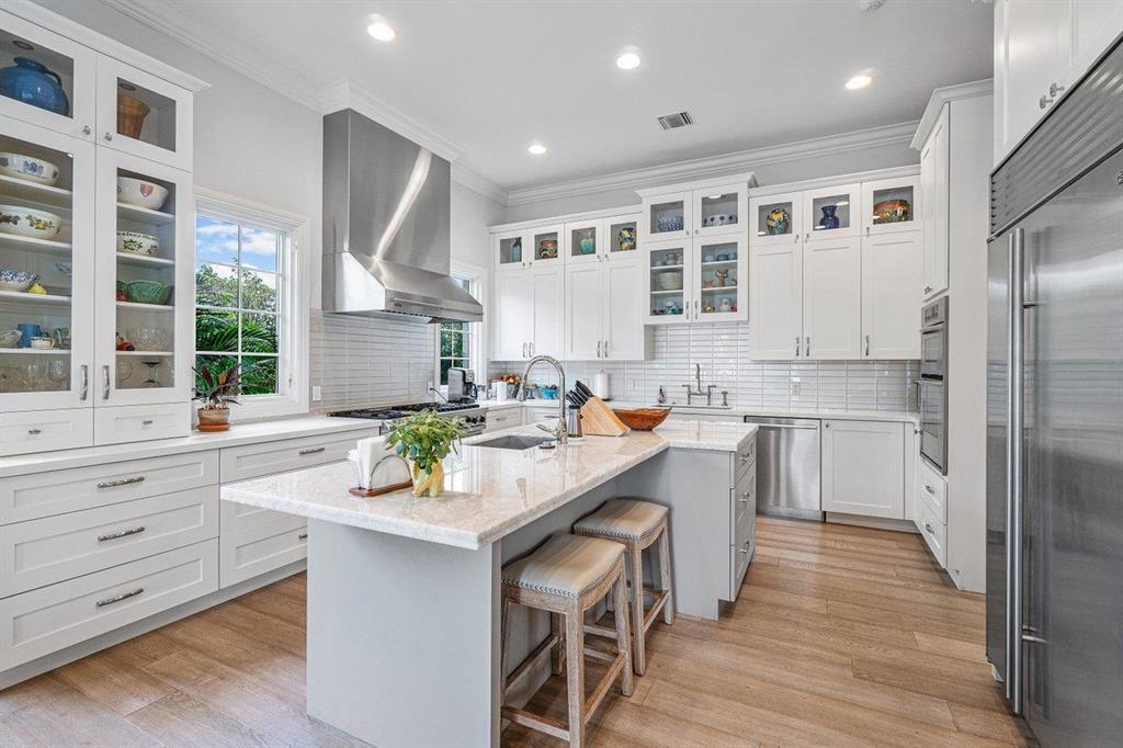 ROYAL PALM YACHT & COUNTRY CLUB - Residential