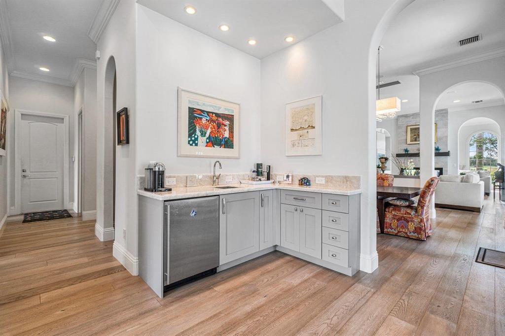 ROYAL PALM YACHT & COUNTRY CLUB - Residential