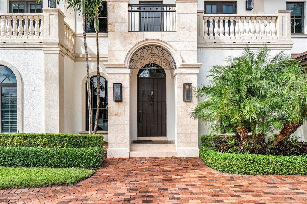 ROYAL PALM YACHT & COUNTRY CLUB - Residential