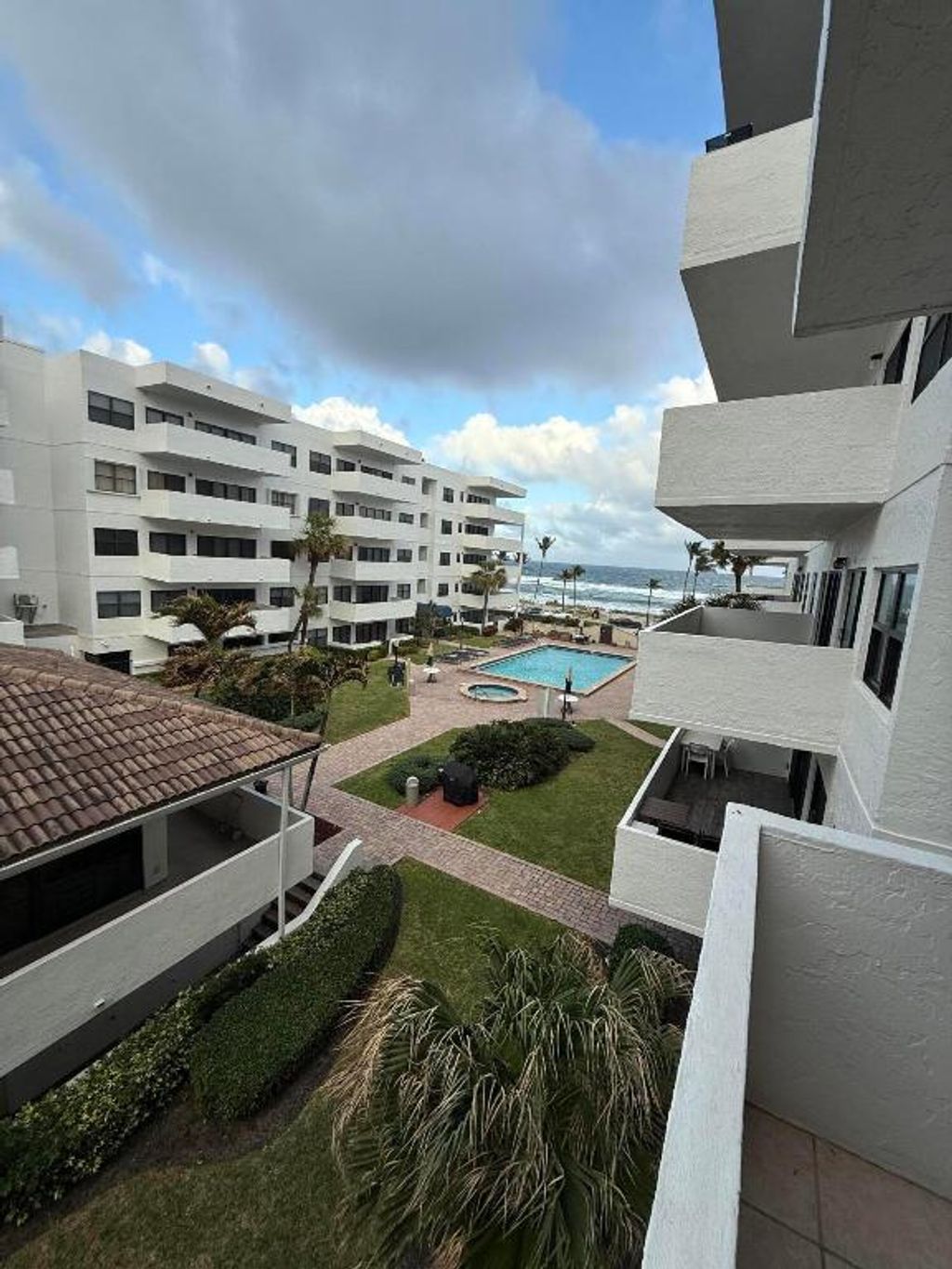 Photo of 330 SE 20th Avenue #306, Deerfield Beach, FL 33441 (MLS # R11045694)