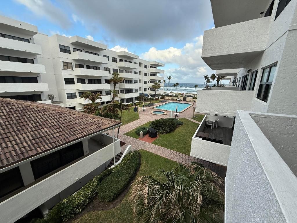 Photo of 330 SE 20th Avenue #306, Deerfield Beach, FL 33441 (MLS # R11045694)